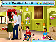 Click to Play Angelina and Brad Kissing